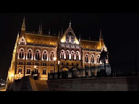 Ажурное украшение Будапешта. Ночная прогулка на кораблике по Дунаю.