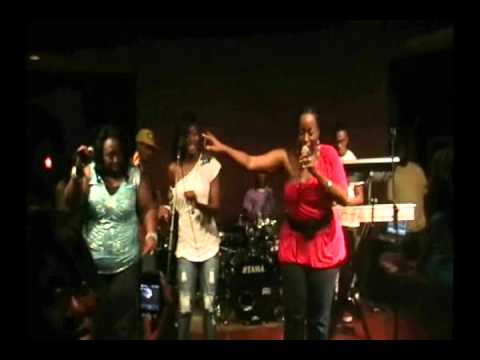 D'Monet Rock Steady (Aretha Franklin) at The SouLo...