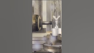 The machining center produced by Hongji Machine Tool processes the Rolls Royce Golden Figure