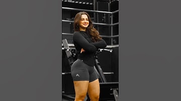 South Asian Girl in Latino Fitness 🔥🍓🍓 #crossfit #model #glutes #fitness #gymlover #legsday #latino