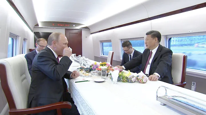 Chinese President Xi and Russian President Putin takes the CRH to Tianjin - DayDayNews