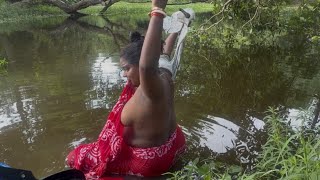 Bhabhi bathing VLOG) आज पहली बार पूजा ने गमछा पहनकर 🫨 video banaya/ #couple ❤️