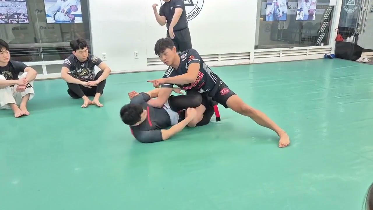 No gi Knee cut Guard Pass 3 Rau Drag by Juhoon Choi