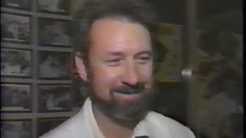 Mike Nesmith (and Micky Dolenz) interviewed at the Greek Theatre (1986)
