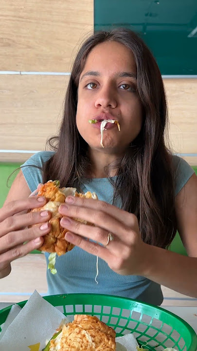 Rating Cheese Pull Subway 😍 | Unhealthy Subway Option 😱 | So Saute