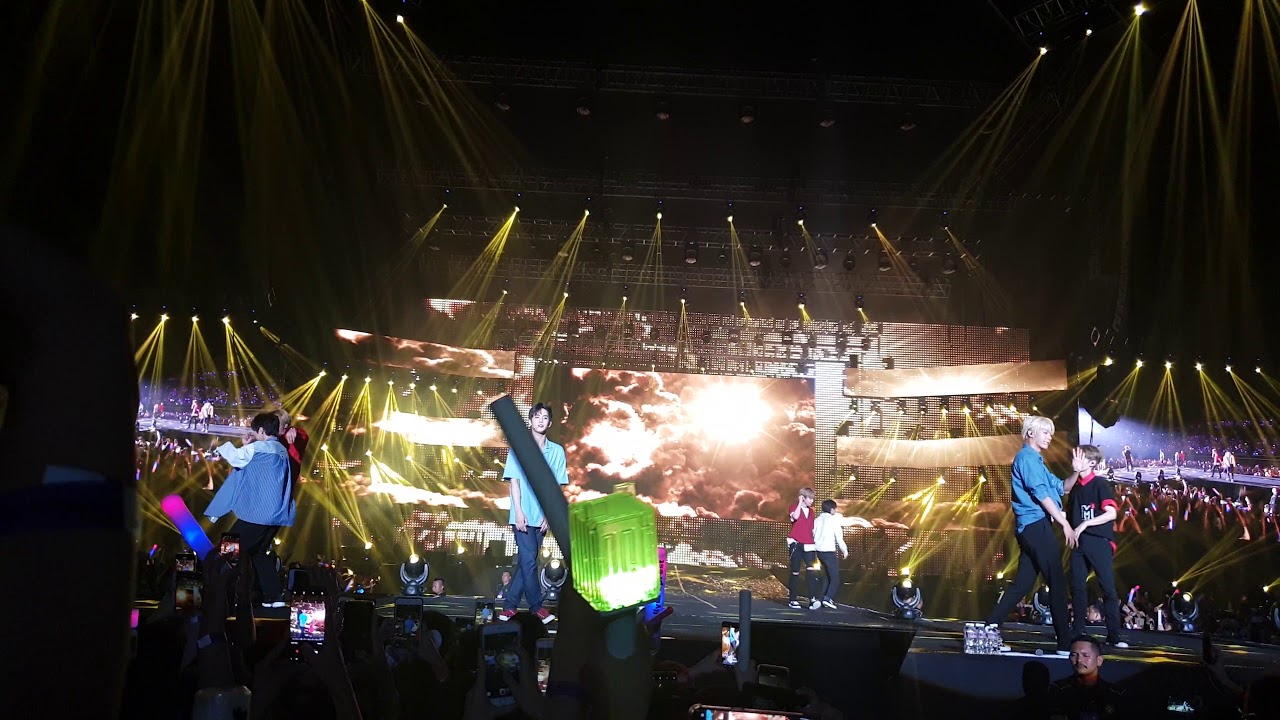 [180909] HallyuPopFest 2018 unB Part 1/3 -  믿어줘 (Rebooting)﻿