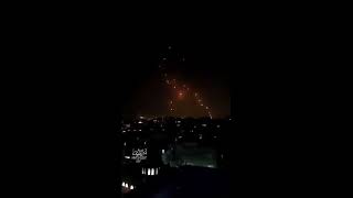 Khoảnh Khắc Lá Chắn Vòm Sắt Israel Đánh Chặn Mưa Rocket Từ Dải Gaza