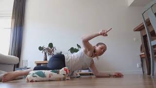 Frog stretch
