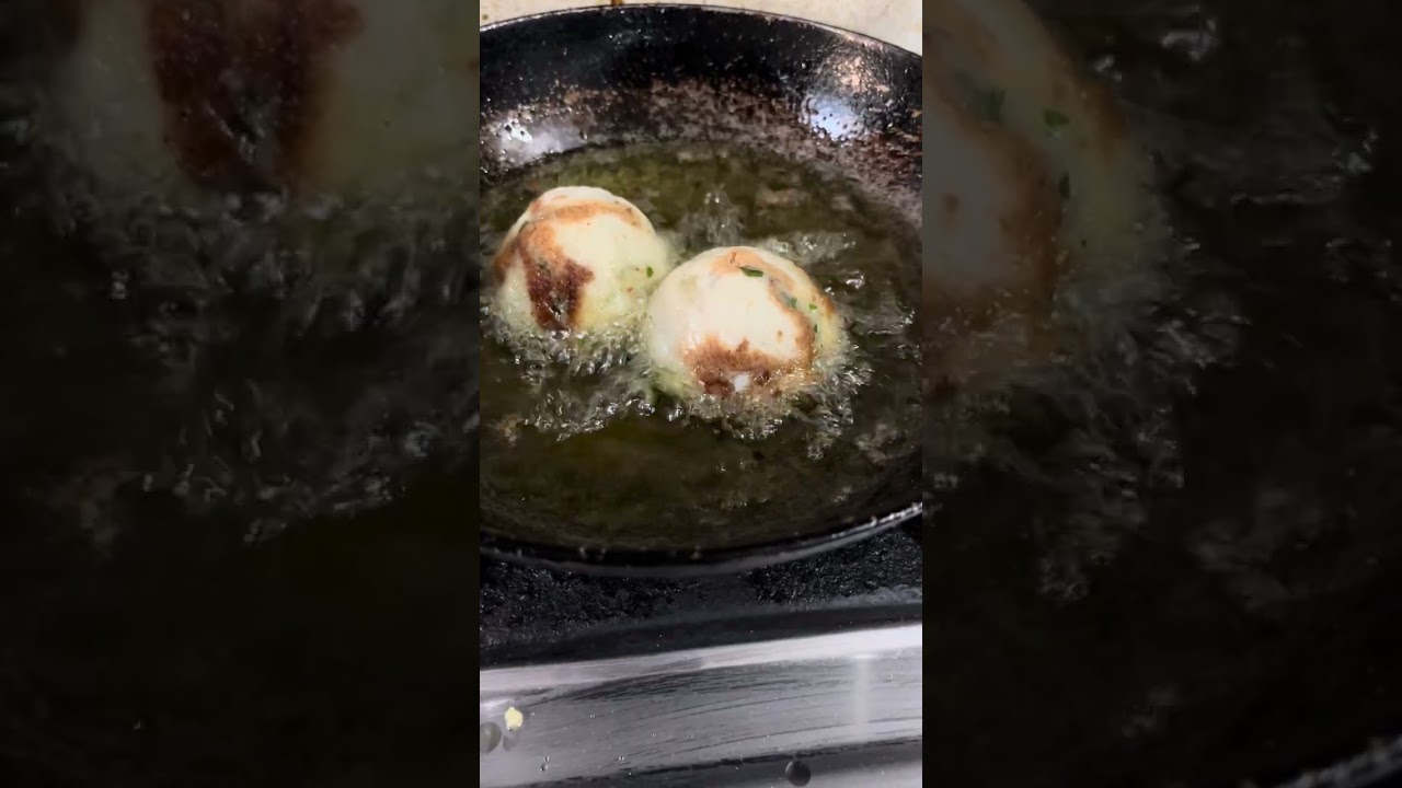 Aloo bread roll ka nashta very tasty