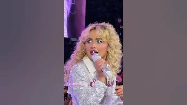 Only Sabrina Carpenter Could Roast a Fan Like THIS 😭🔥 #sabrinacarpenter #shorts