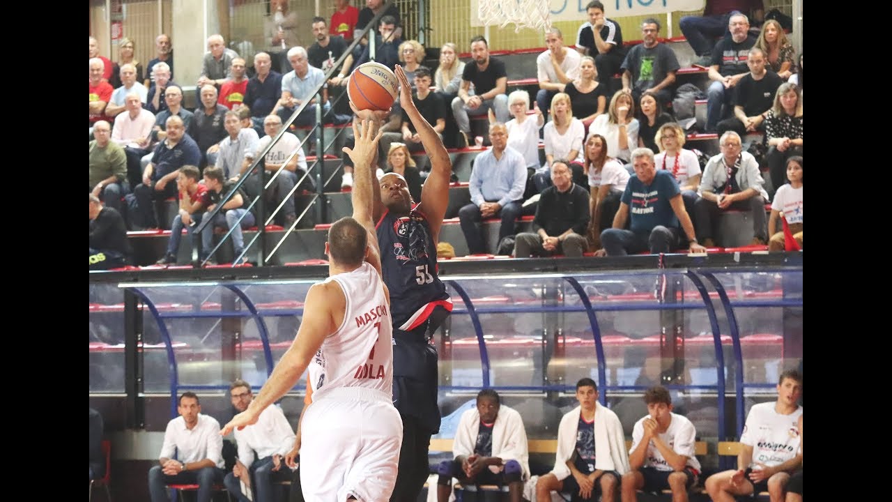 Highlights di Mike Hall nell'esordio in maglia Assigeco Piacenza