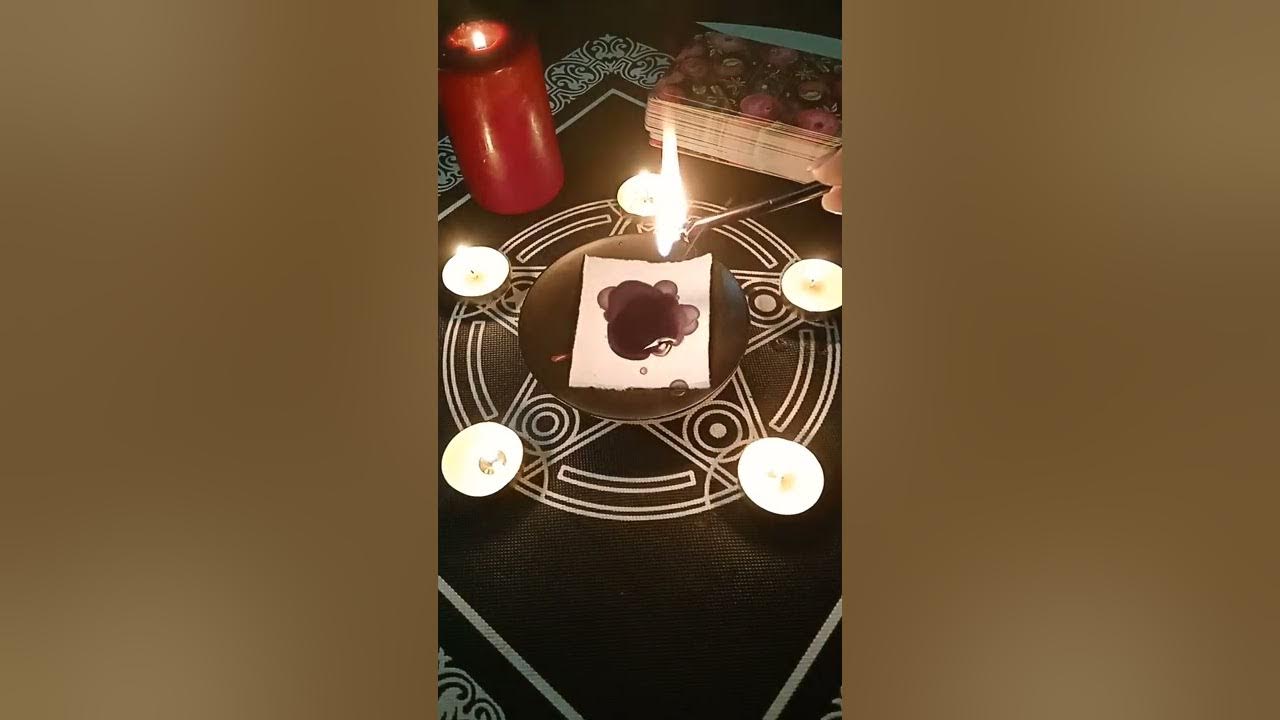 Заговор на тоску мужчины. Рунический став переклад болезни на другого человека. Руны порчи. Рунические порчи на врага. Руна для похудения рисунок.