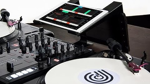 D.BEAM scratch routine using CONDUCTR 2, Traktor & Ableton Live iPad controller.