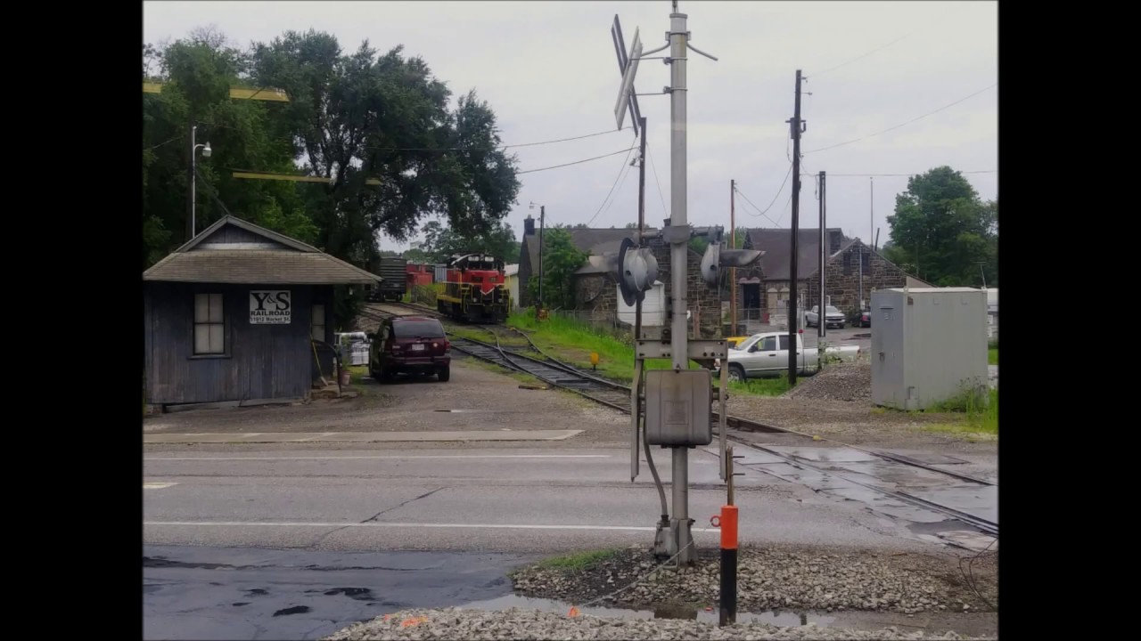 North Lima OH - IBCX GP9 #77 sitting along Y&S Railroad - YouTube