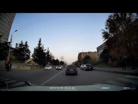 უნივერსიტეტის ქუჩა. ქვეითი