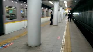 近鉄5820系DH22+9020系EE29+EE37編成の快速急行神戸三宮行きと阪神1000系1604+1603+1209Fの快速急行奈良行き(到着) 桜川駅