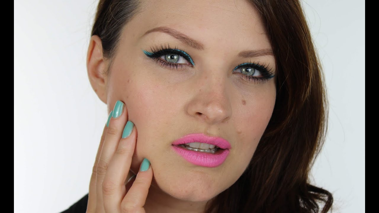 Nicki Minaj Neon Brights Make-up