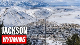 🏔️ Jackson, Wyoming: A Thrilling Gateway to the Wild 🦅