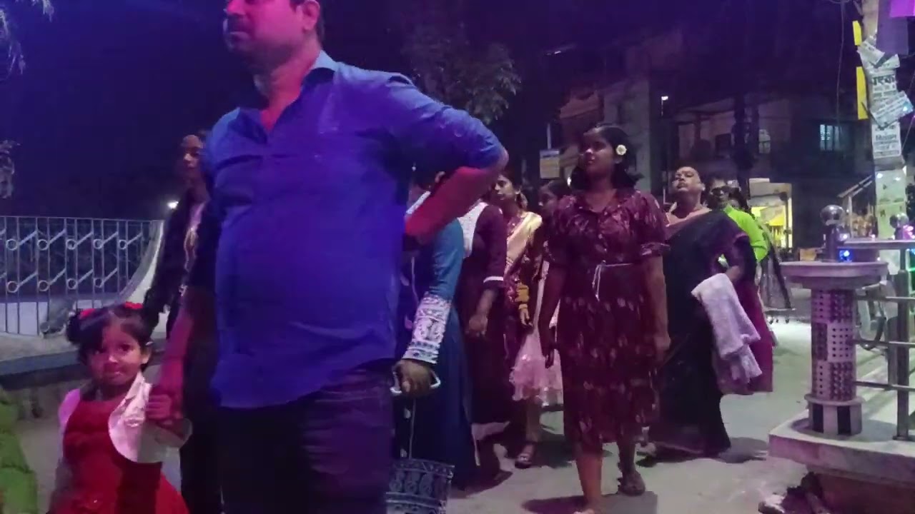 মাকে নিয়ে ফেরার পথে।।