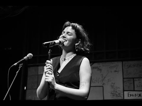 Nika Nova - Знаешь (Квартирник в Imagine Cafe/Live)