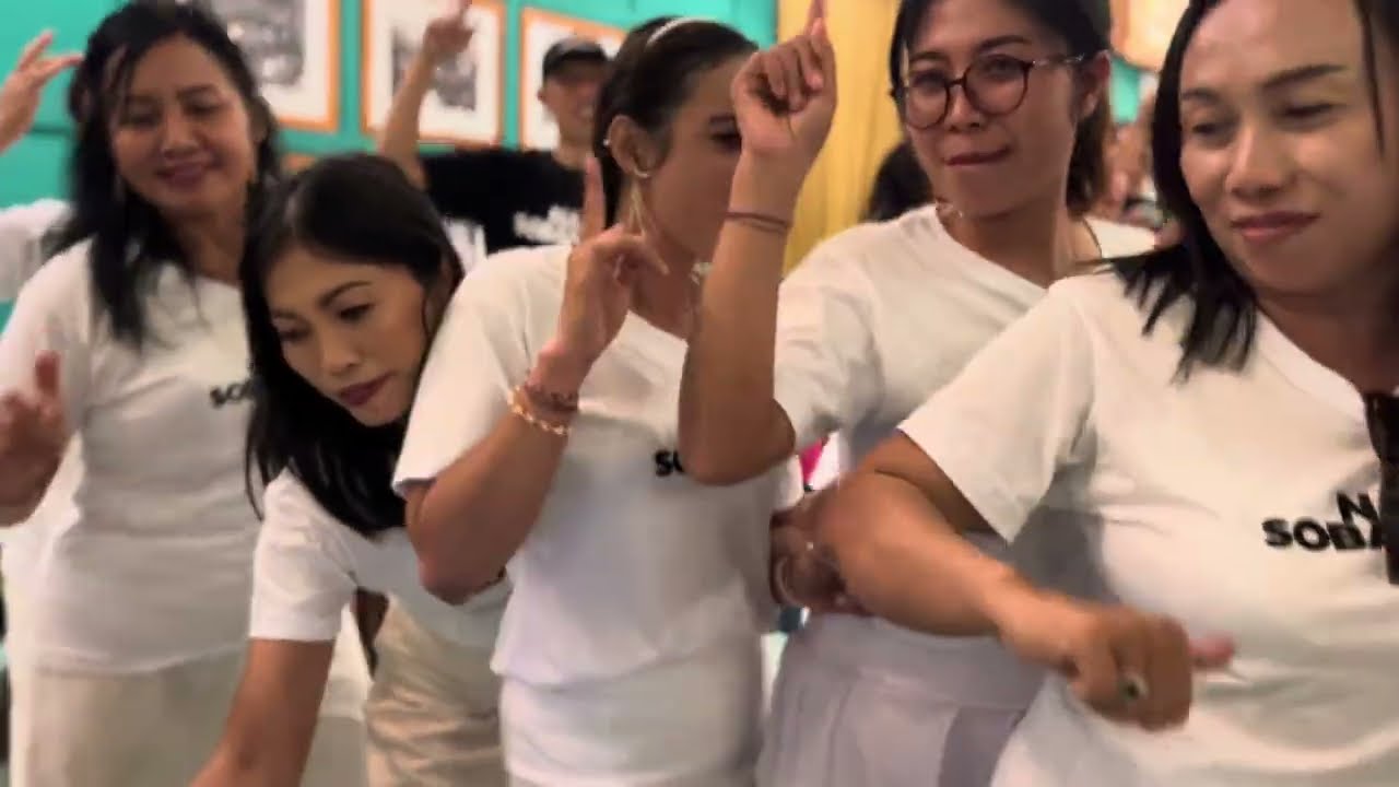 DJ Kondang Bikin Semua Goyang || Happy Mom Rayakan Valentine di Telagag Singha