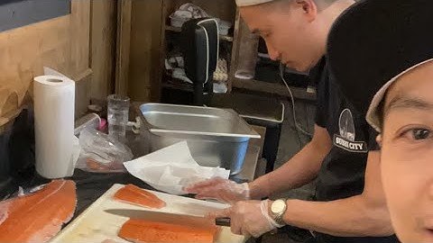 Học mổ cá hồi | Cuộc Sống Ở Đức