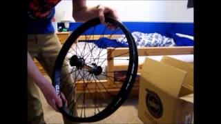 BMX Unboxing (Colony Pintour Rainbow Front Wheel)