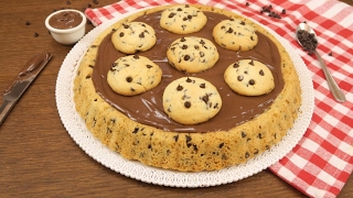 Ingredients 310g flour 2 eggs 130g butter 100gsugar 50g brown sugar 1
packet of baking powder 200g chocolate chips directions mix the and
togeth...