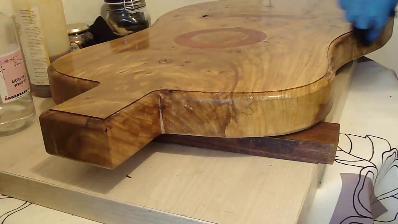 Table Basse Guitare Vernis Au Tampon Youtube