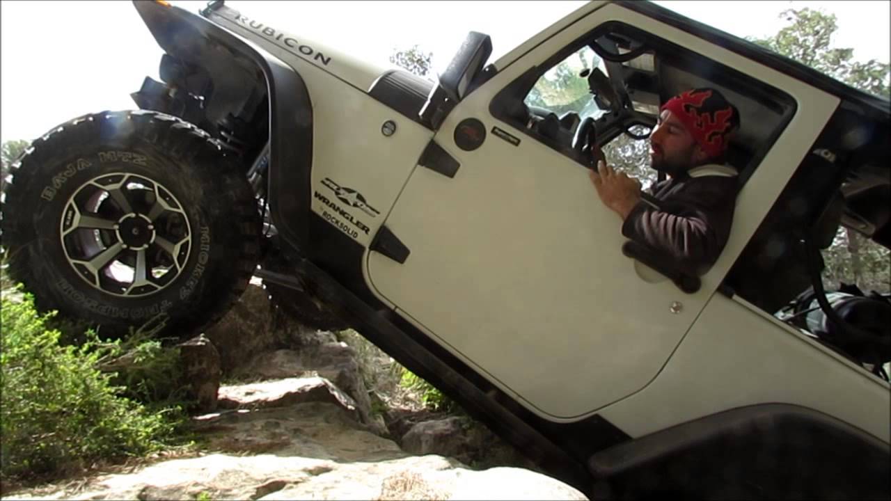 איתן במעלה הנעילה משמאל