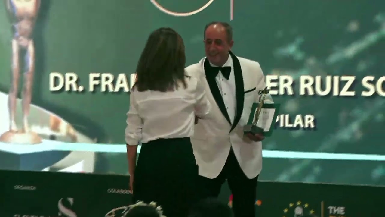 Dr. Francisco Javier Ruiz Solanes, Premio Andalucía Excelente 2024 en la  categoría Cirugía Capilar