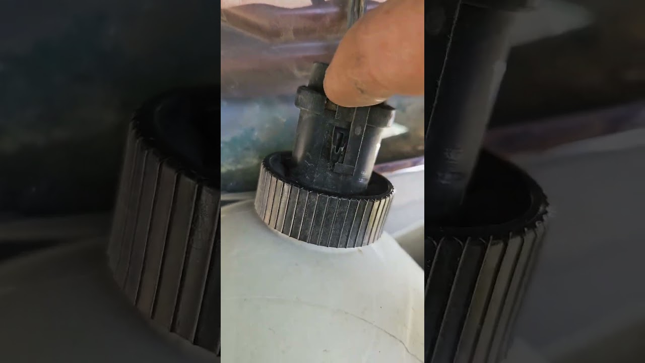 Замена ламп в фарах Ford F150 1997–2003 гг. 