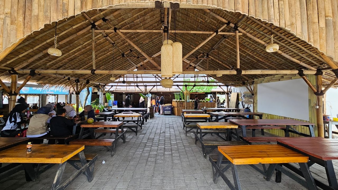 Makanan Sunda View Danau plus Sambal & Lalapan GRATIS SEPUASNYA | Saung Balarea Bojongsoang