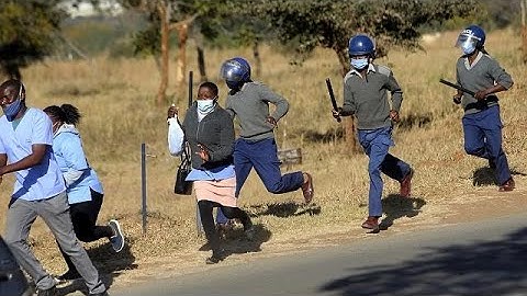 Zimbabwe arrests 100,000 for flouting lockdown rules - Police