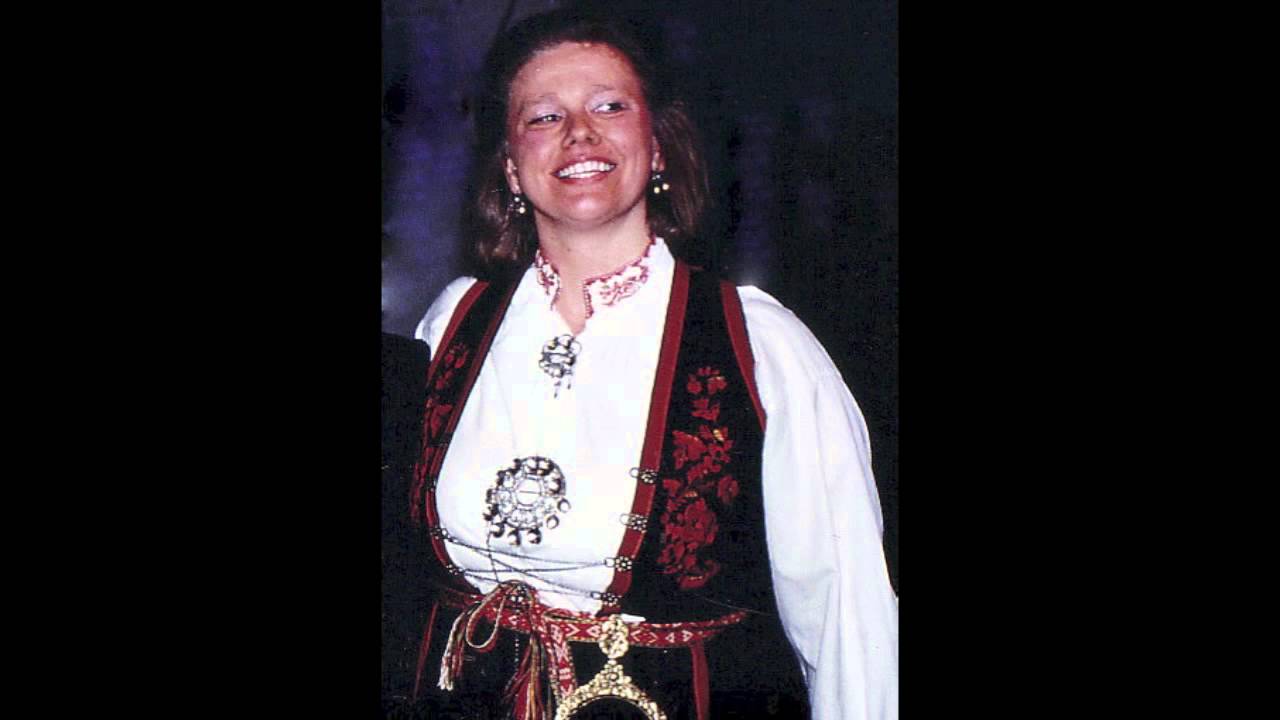 Ragnhild Groven, soprano -  Haugtussa - Killingdans - Grieg - Garborg