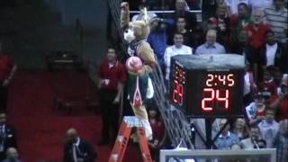 Milwaukee Bucks Bango Amazing Ladder Dunk