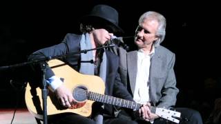 Michael Grimm, Bill Medley, and Tyrig Johnson singing Christmas songs chords