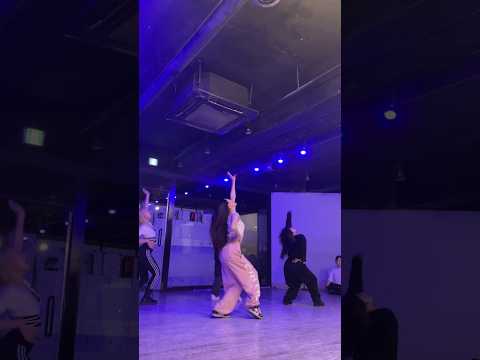 <strong>달빛천사</strong> 같은 우리 진영쌤🌕💛|| #choreography #edance #girlishdance #you&amp;amp;me #jennie #shorts