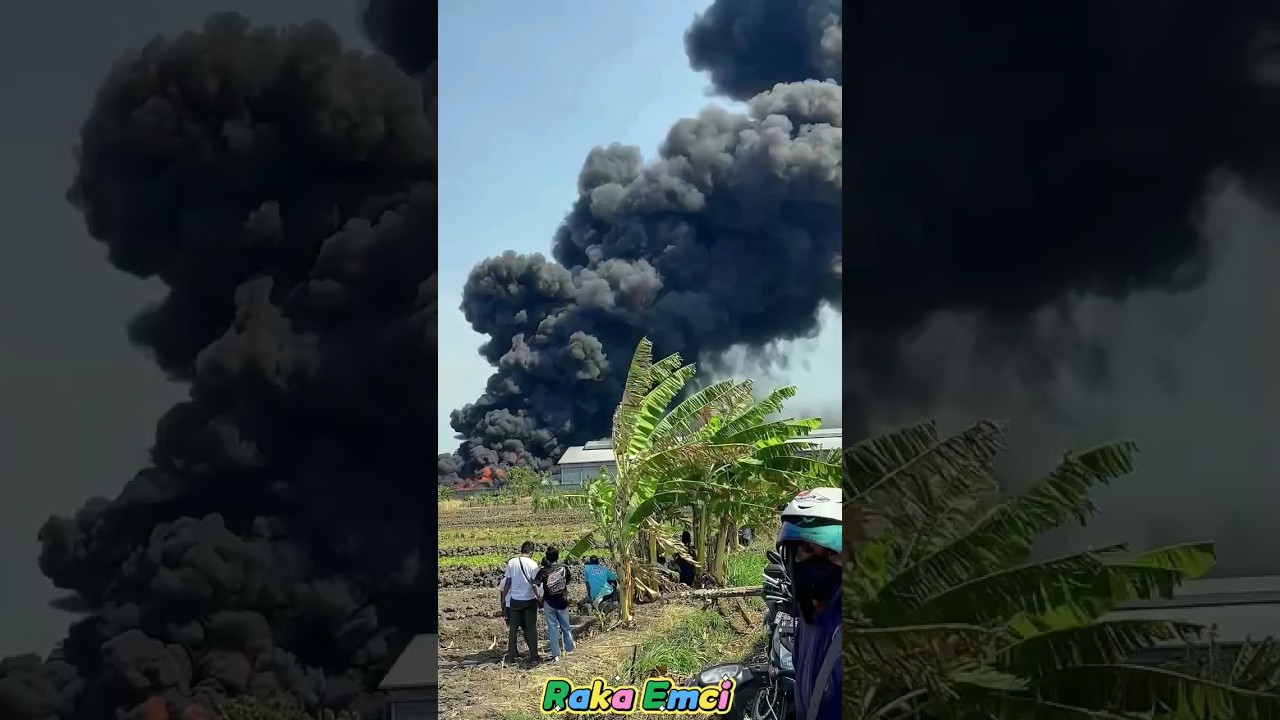 Kebakaran Pabrik plastik di Kedamaian Gresik ❗❗🔥