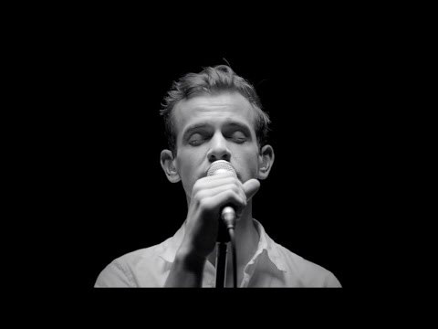 Putar Shoot and Run - Josef Salvat