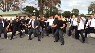 Video thumbnail of "HAKA - Toia mai/Ka mate!"