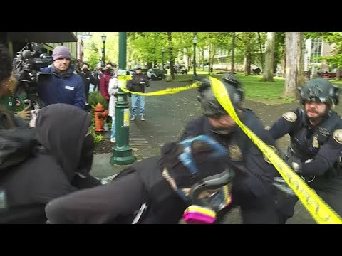 Protesters flee library as police make arrests at Portland State University