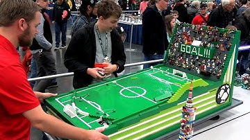 Working LEGO Pinball Machine with Motorized Ball Return
