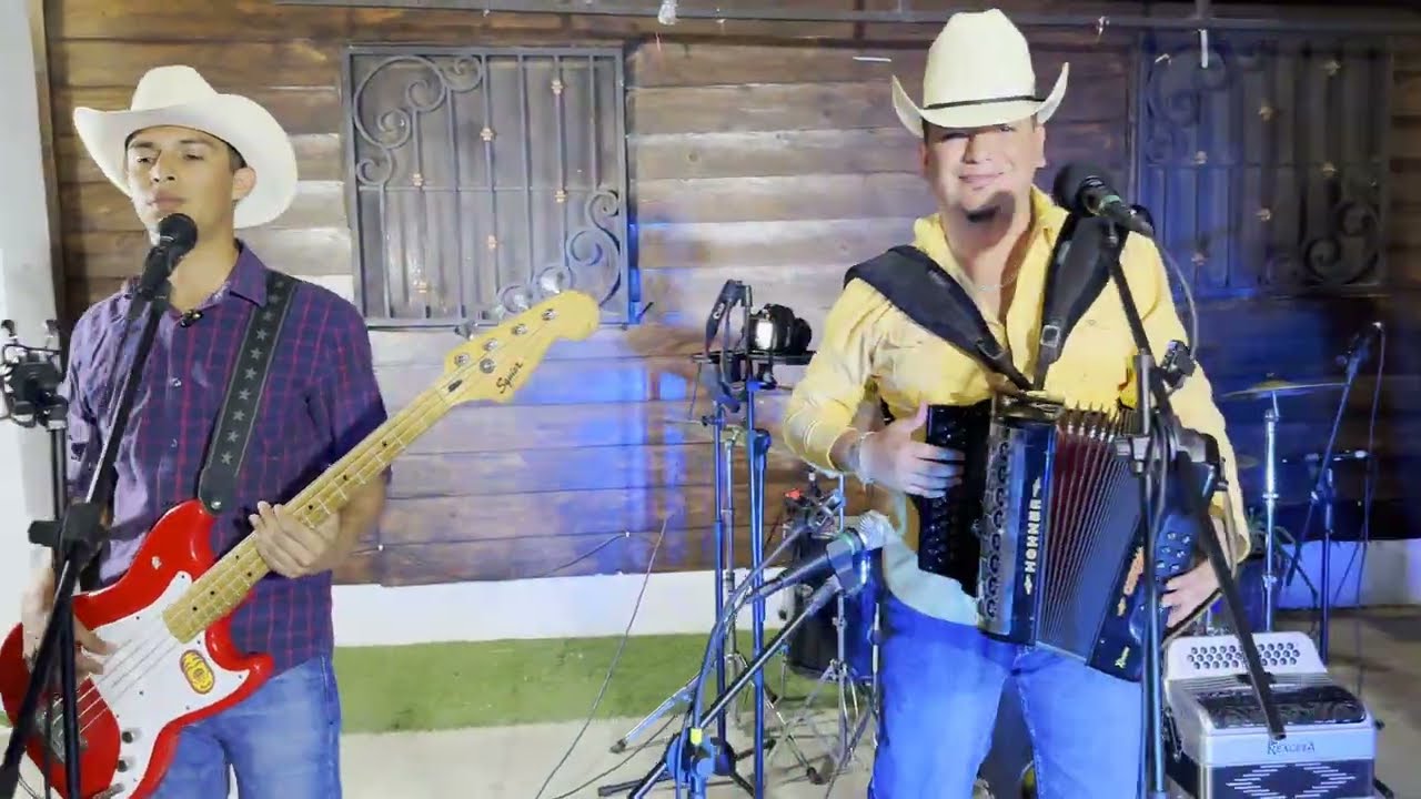 Otra oportunidad- Fara Fara Aferra2 (En vivo)