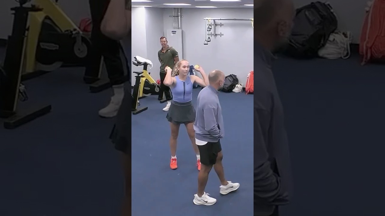 CHEEKY Mirra Andreeva! 😄