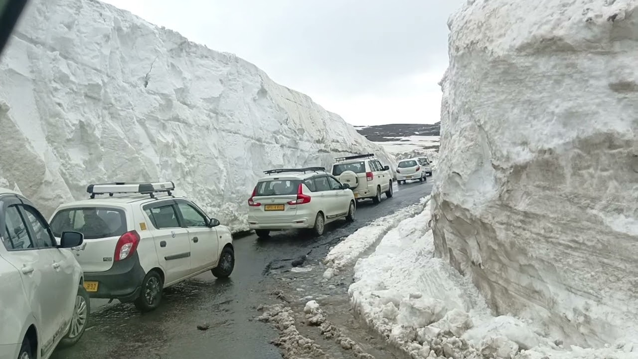 31 may 24 Manali Rohtang pass road trip SHORYA TOUR AND TRAVELS 7807014164