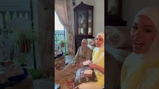 Download Lagu رغم بعد المسافات بين العائلتين لكن الحب والإحترام غالب على العلاقة ماما جدا فرحت بالهدايا و الرسائل MP3