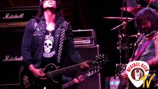 La Guns Phil Lewis U0026 Tracii Guns  Over The Edge  At Rock N Skull 2016