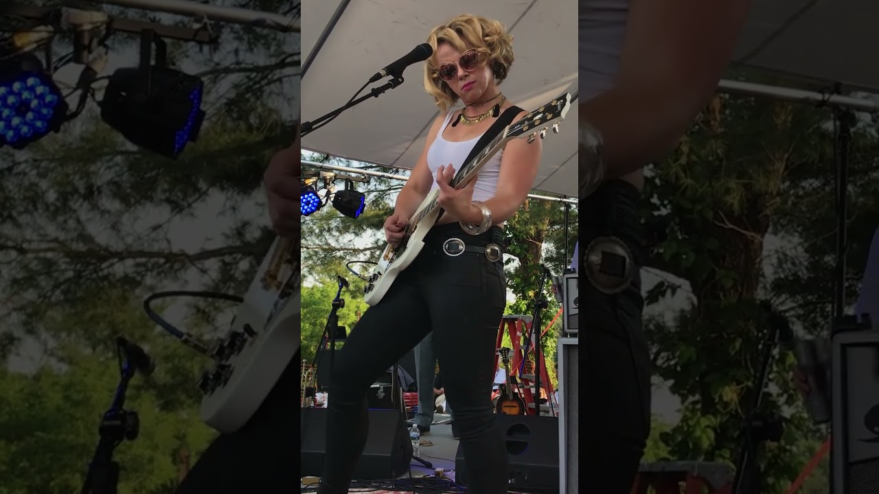 2018 Samantha Fish - @ The Blues & Brews festival, Staunton, Virginia