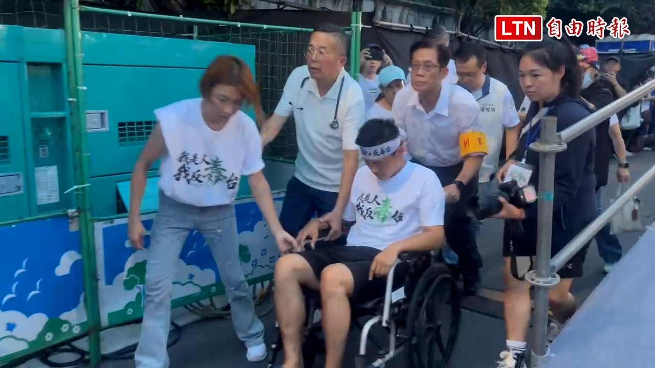 絕食超過150小時撐不住了！藍議員參選人何元楷被強制送醫